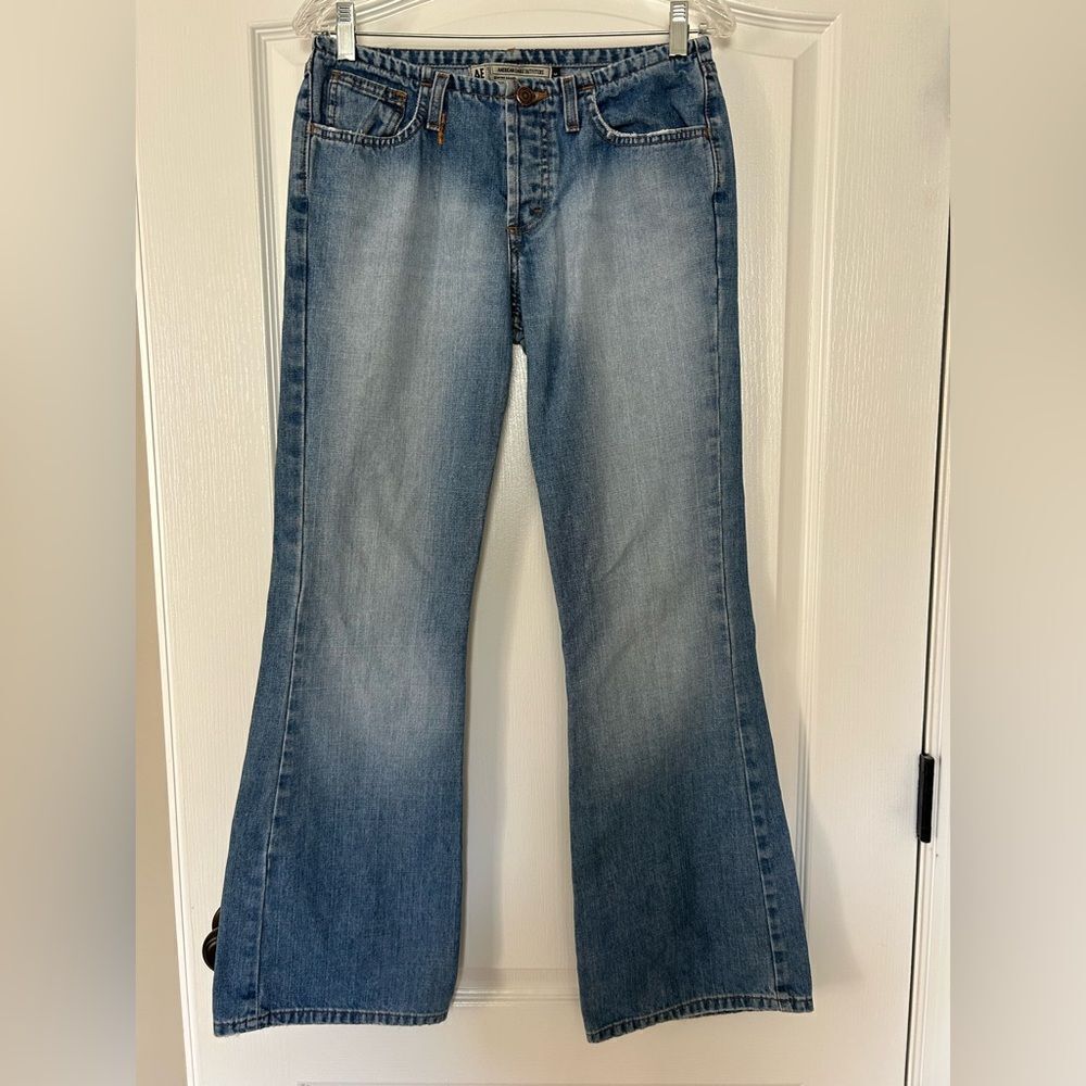 American Eagle Outfitters Women’s Light Wash Flare Button Up Jeans Size 6